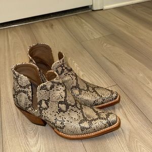 ARIAT Ankle Boots